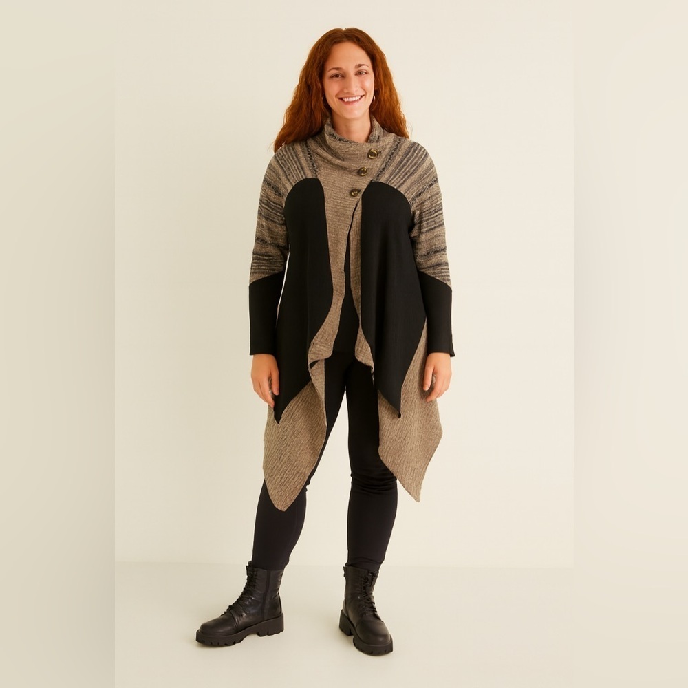 Cardigan Black and Cream Asymmetrical Hem Open Front - M